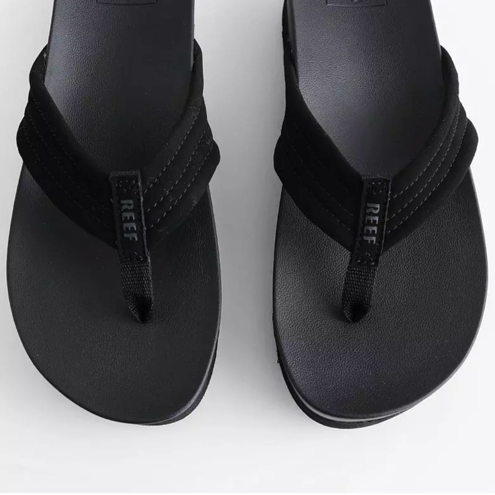 Reef Cushion Shea Hi Black Sandals Size 8